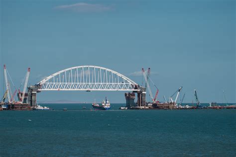Крымский мост. Сделано с любовью!
 2024.04.20 03:44